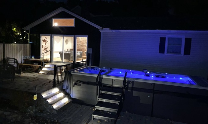 Hillsville Casa | Lake Cottage Year Round Swim Spa Serene Escape Between Pittsburgh and Cleveland