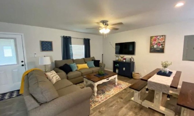 Nancy Cabina | Lake Cumberland "Lake Daze Cabin" near Clearwater