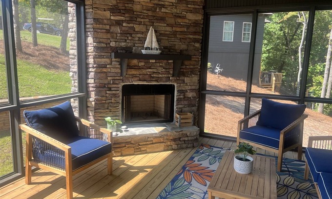 Tallassee Casa | Lake Daze | 3 Bed, 2 Bath