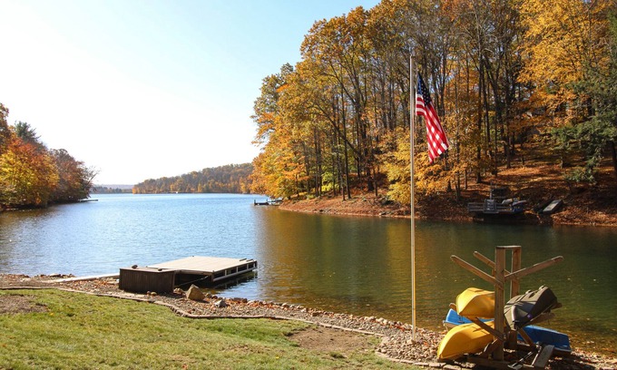 Treasure Lake Casa | Lake Dreams, A Luxury 5-Bedroom Lakefront Home with Hot Tub
