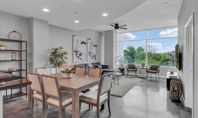South Eola Condominio | Lake Eola Thornton Prk Modern 2Bed 2Bath & Parking