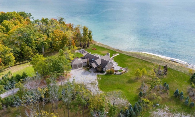 Windham Centre Casa | Lake Erie Lake House