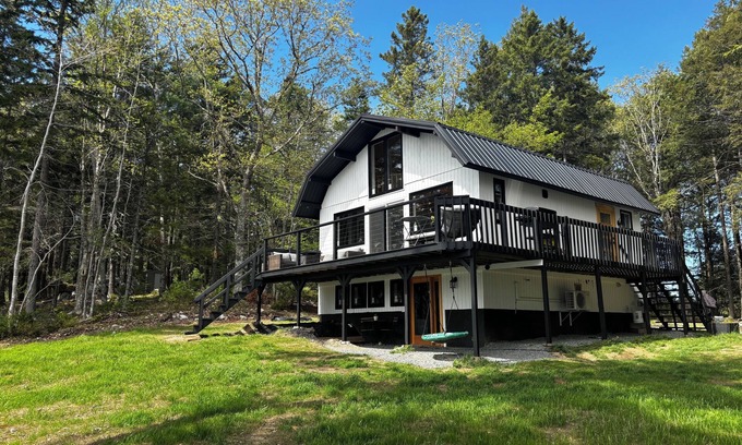 LaBelle Cabina | Lake escape!! Charming 4-bedroom Cottage with AC and WiFi in welcoming Labelle.