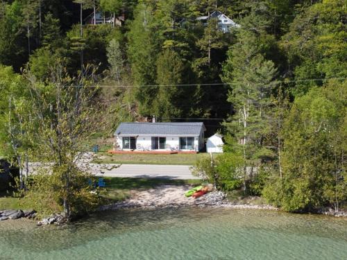 Lake Township Casa | Lake Escape - Private Lakefront With Kayaks!