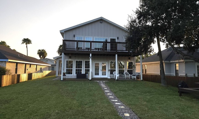 La Joya Casa | Lake Escape