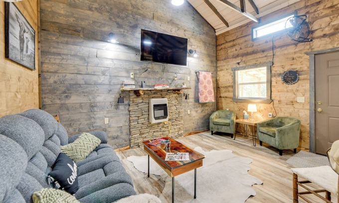 Abbeville Cabina | Lake Eufaula Access: Cozy Wood Cabin w/Yard!