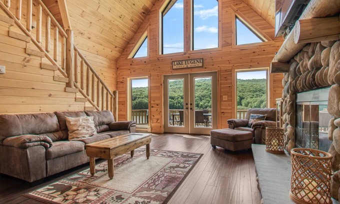 South Kortright Cabina | Lake Eugene Brand New 5 BR 2.5BA LogHome Lakefront!