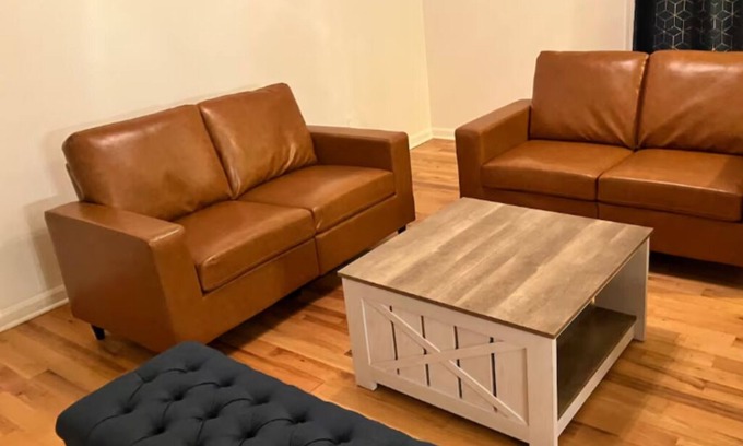 Glasser Apartamento | Lake Facing Commute Friendly Sunny & Serene House
