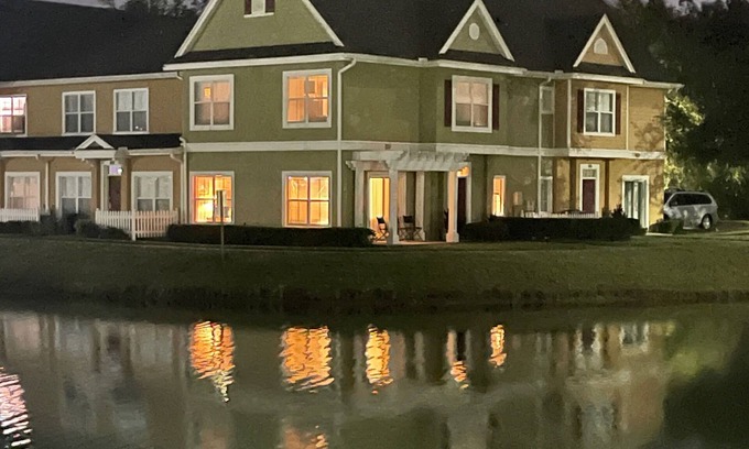 Venetian Bay Villages Casa | Lake Front Authentic Disney Collection Edition 4 Bedroom Townhome