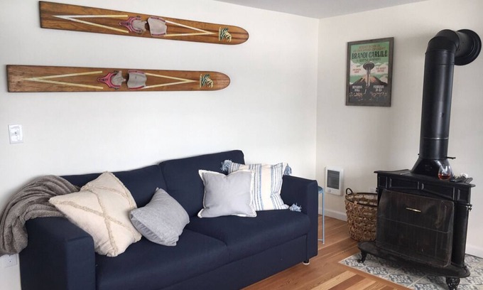 Newman Lake Casa | Lake Front Beach Cottage