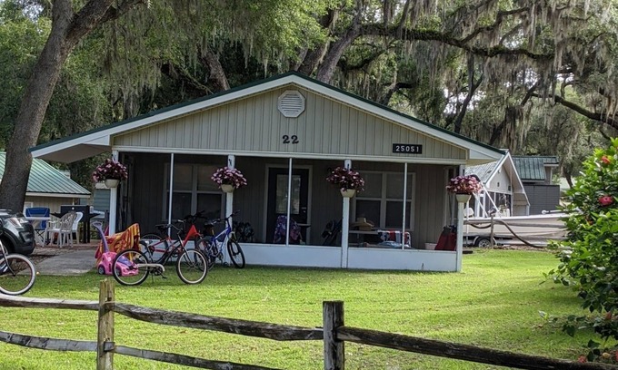 Salt Springs Casa | Lake front cottage