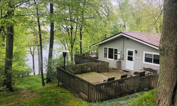 Three Rivers Casa | Recientemente renovado Lake Front Cottage con toda la familia privada de playa
