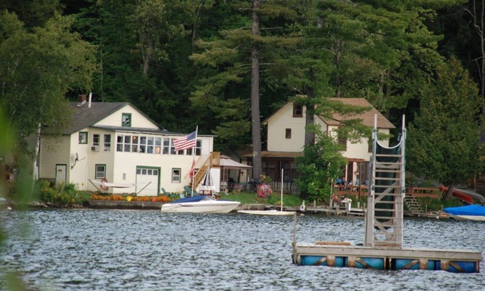 Salisbury Cabaña | Lake Front Cottage con gran playa y natación. Sol de la tarde, unas puestas.