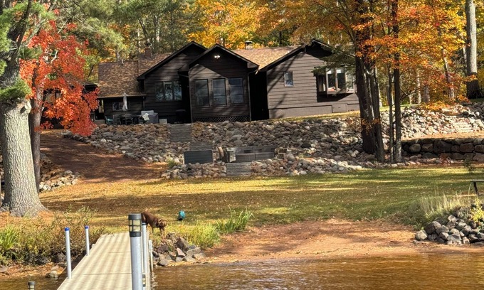 Lake Nebagamon Cabina | Lake Front Cozy Cabin on Lake Nebagamon!