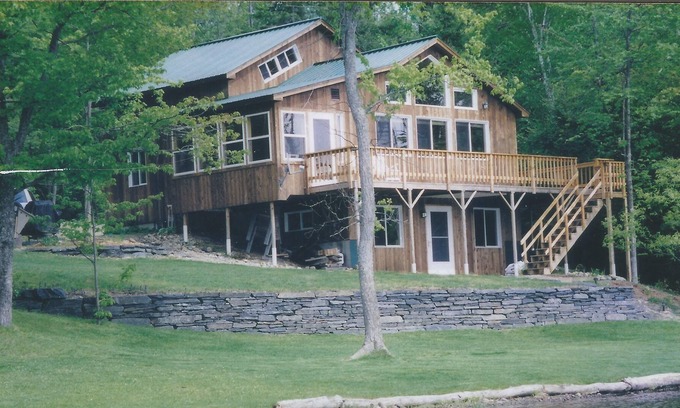 Eden Casa | Casa familiar frente al lago en Lake Eden, VT