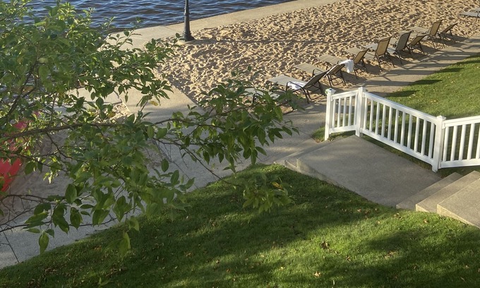 Cadillac Condominio | Lake front family size condo.