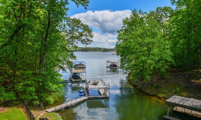 Dawsonville Casa | Relajante casa del lago con bañera de hidromasaje y fogata para la próxima temporada