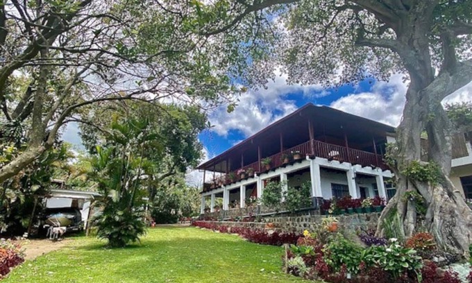 San Pedro La Laguna Chalet De Esquí | Lake Front House (Big Groups)