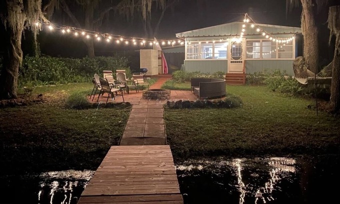 Edgar Casa | Lake Front House