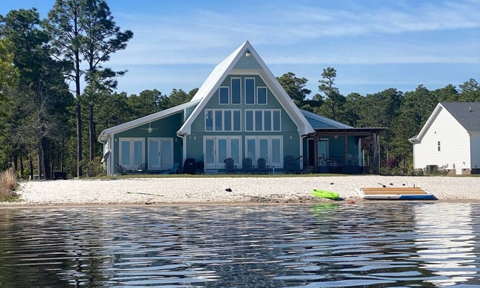 Council Casa | Lake front living with private sandy beach!
