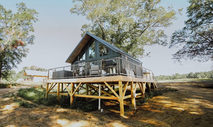 Cedar Bluff Complejo | Lake Front Modern Cabin: Hot Tub, TV, & Lake Views