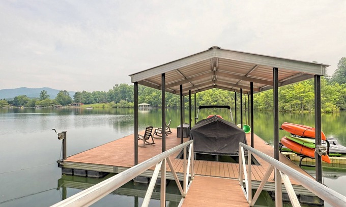 Hiawassee Casa | Lake Front, Newly Remodeled, Hot Tub, Fire Pit, Kids Playhouse, Pet Friendly!
