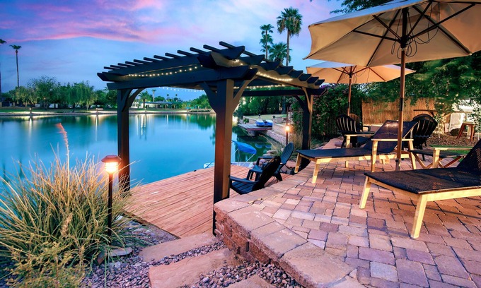 Dobson Ranch Casa | Lake Front Paradise, Pool and Hot Tub-Bubbly