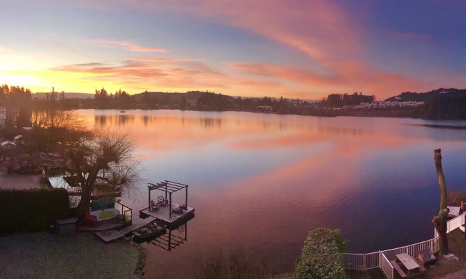Langford Casa | Lake Front Retreat 10 miles from downtown Victoria and close to all amenities