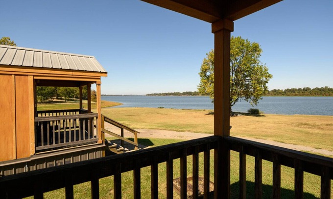 Lake Village Cabina | Lake front retreat on Lake Chicot!