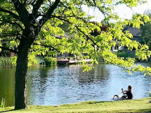 Boise Casa | Lake Front Studio with Kayaks Bikes near Greenbelt