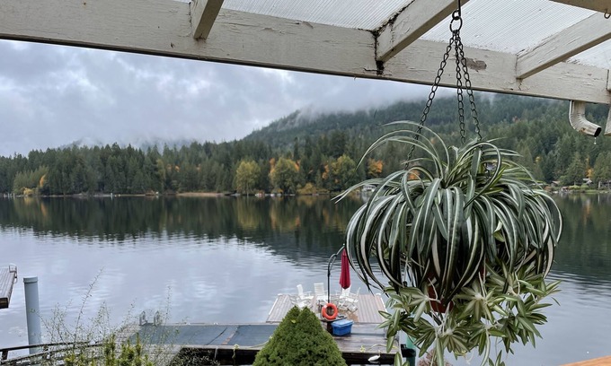 Shawnigan Lake Cabaña | Lake Front villa