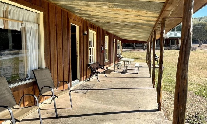 Graham Cabina | Lake front weekend cabin #8