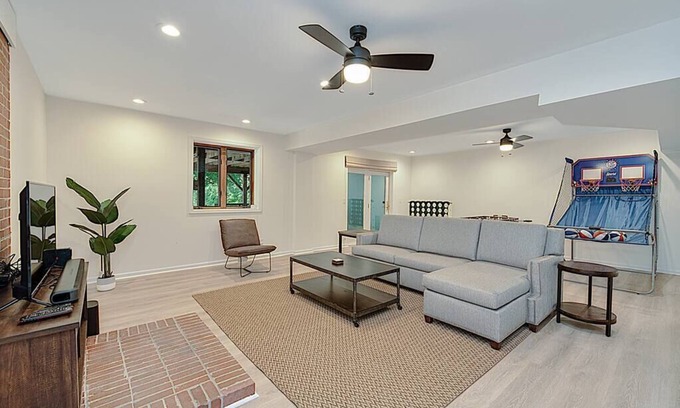 Bracey Casa | Lake Gaston Duo Side B Kayak, Water mat, Gameroom