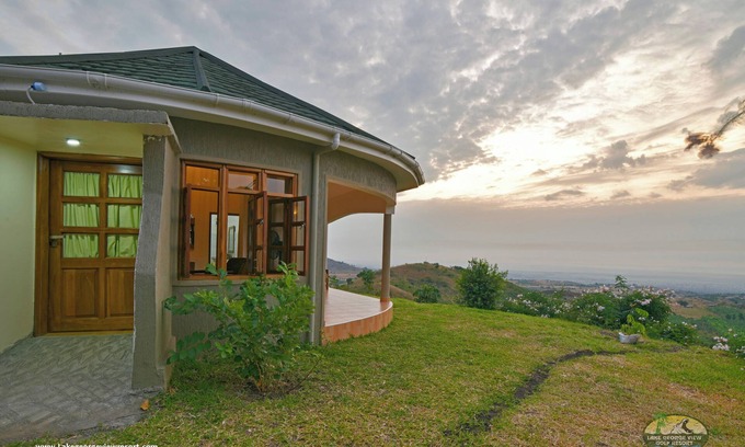 Kasese Cabina | Lake George View Resort