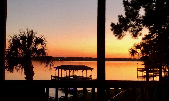 Chappells Casa | Lake Front Lodge con grandes vistas al agua y al atardecer