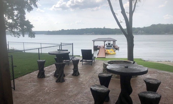 Greenwood Casa | Lake Greenwood Waterfront Home - private boat ramp and dock