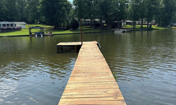 Waterloo Casa | Lake Greenwood Waterfront RV Sleeps 3-4