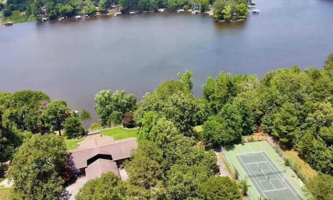 Mid America Casa | Lake Hamilton, piscina privada, capacidad para 23, retiros, bodas, eventos, 36 acres