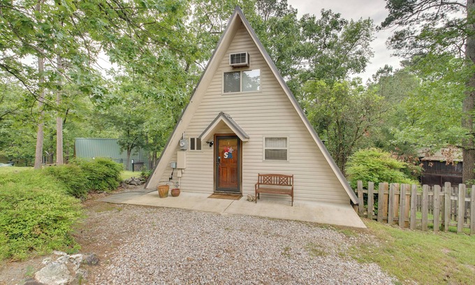 Mid America Cabina | Lake Hamilton Cabin: Boating Getaway!