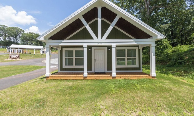 Townville Cabina | Lake Hartwell Cabins-15 Minutes to Clemson-Near Green Pond Landing