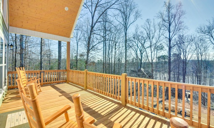 Fair Play Cabaña | Lake Hartwell Cottage w/ Boat Dock: Near Clemson