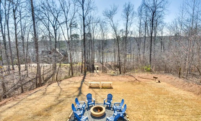 Fair Play Cabaña | Lake Hartwell Cottage w/ Fire Pit: Near Clemson!