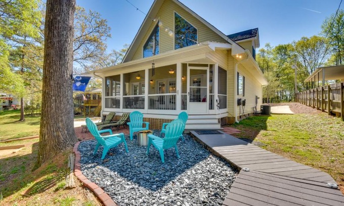 Fair Play Casa | Lake Hartwell Vacation Rental with Boat Dock and Slip!