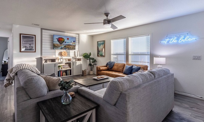 Desert Hills Casa | Lake Havasu 3BR Home w/Boat Parking, Lake Views + Snowbird Long-Term Welcome