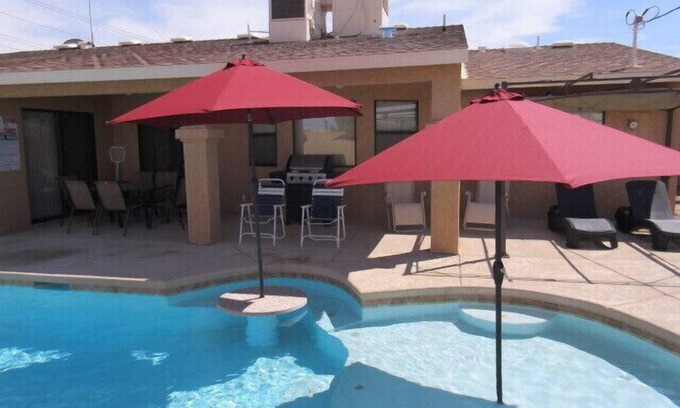 Lake Havasu City Casa | Havasu Home con piscina climatizada, a minutos del lago, pájaros de nieve especial noviembre y diciembre
