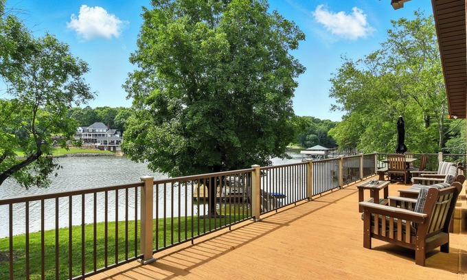 Conover Casa | Lake Hickory Waterfront Retreat