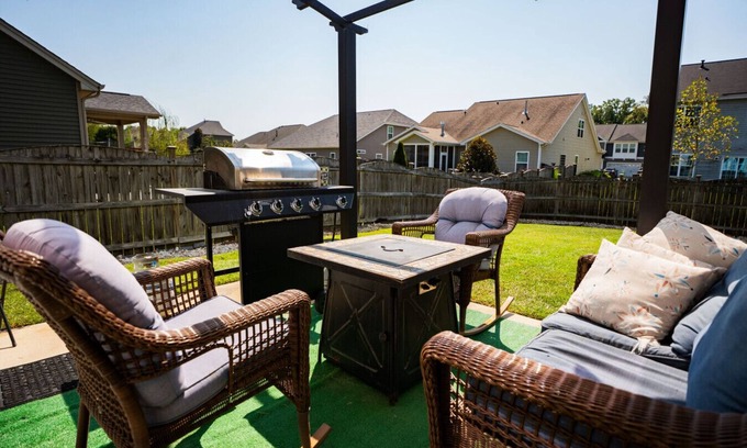 Chapin Casa | Lake Hideaway|Waterfun, Games & BBQ