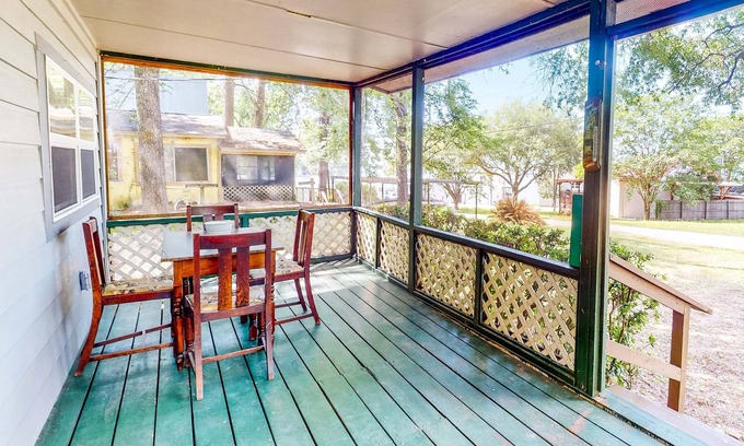 Onalaska Cabaña | Lake Home Retreat - Pool - Boat Launch