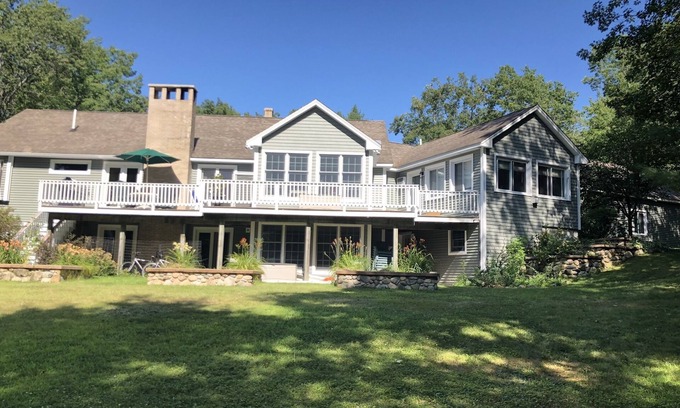 Waterboro Casa | LAKE HOME! HOT TUB, GYM, FREEgolf cart, 2 kitchens