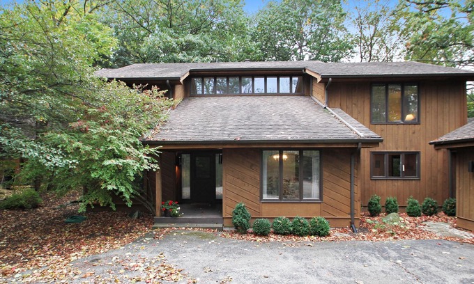 Fontana Casa | Lake House Retreat Steps From Lake Geneva ~ Abbey Springs Resort!